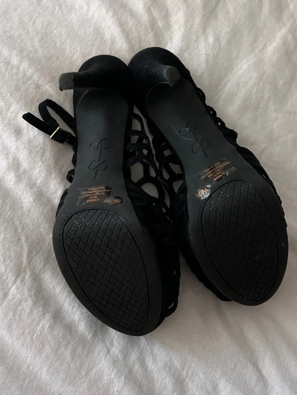 Jessica Simpson Women's Weslynn Platform Pump - Picture 6 of 6
